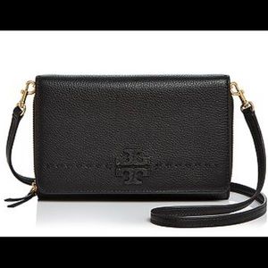 Tory Burch McGraw flat leather crossbody. Used